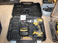 Accu schroefboormachine dewalt met accu en lader in kunststof koffer. - afbeelding 1 van  3