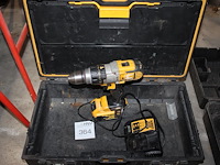 Accu schroefboormachine dewalt met accu en lader in kunststofkoffer. - afbeelding 1 van  3