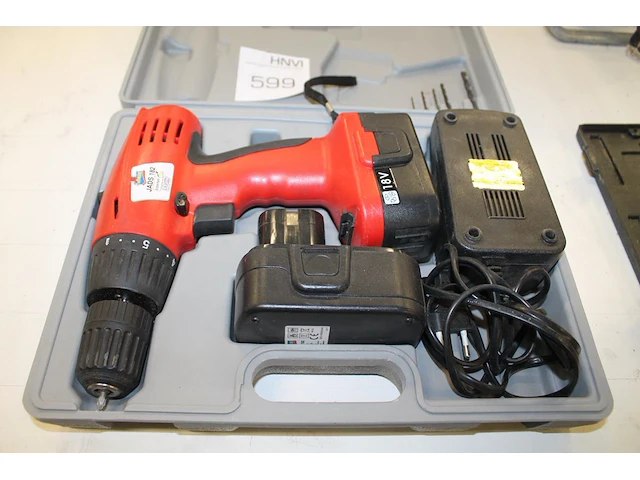 Accu schroefboormachine fairline jads 182 met bitjes, boren, acculader en accu in kunststof koffer. - afbeelding 1 van  1