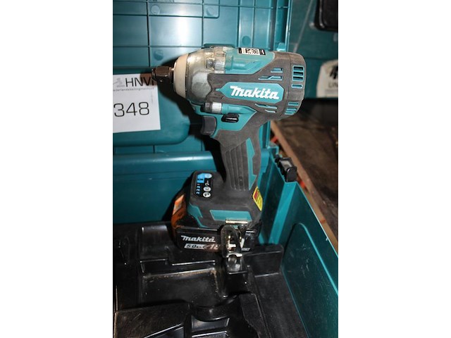 Accu slagmoersleutel makita in kunststofkoffer. - afbeelding 2 van  3