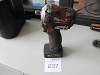 Accu slagmoersleutel milwaukee m12 fiwf12 met 4 ah accu.
