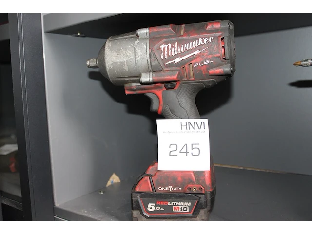 Accu slagmoersleutel milwaukee m18 onefhiwf12 met 5 ah accu. - afbeelding 1 van  1