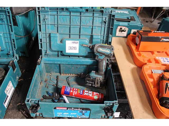 Accu slagschroevendraaier makita met accu in kunststof koffer. - afbeelding 1 van  2