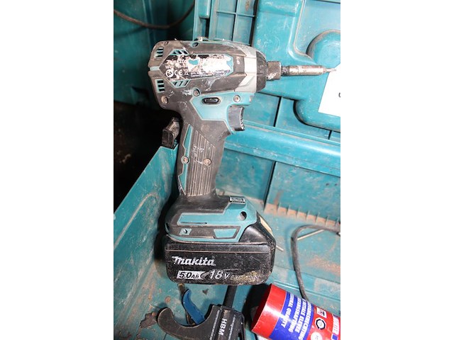 Accu slagschroevendraaier makita met accu in kunststof koffer. - afbeelding 2 van  2