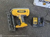 Accu tacker dewalt, 16ga - afbeelding 1 van  7