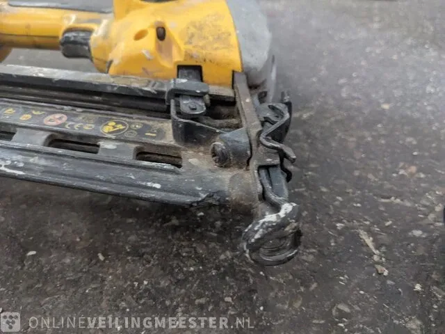 Accu tacker dewalt, 16ga - afbeelding 4 van  7