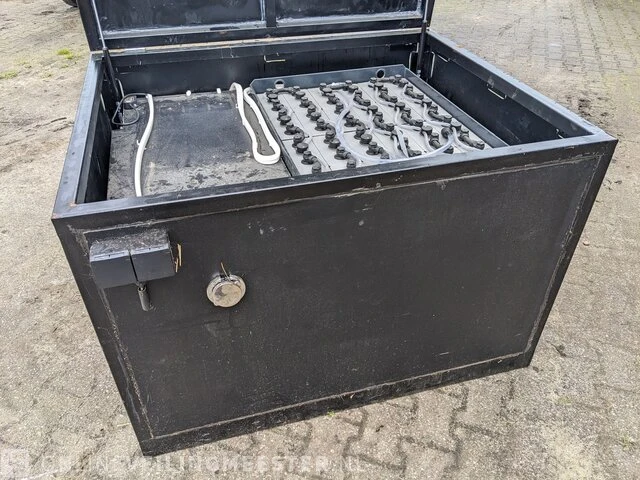 Accubak/omvormer in transportbox, 48v gbd, 5tpzs 625, bouwjaar 2019 - afbeelding 2 van  14