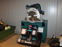 Accucirkelzaag makita 36v type dhs710 in kunststof koffer met accu's en lader. - afbeelding 1 van  5
