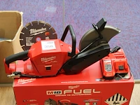 Accudoorslijpmachine milwaukee m18 fcos230 incl. accu, lader en slijpschijf - afbeelding 1 van  6