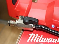 Accudoorslijpmachine milwaukee m18 fcos230 incl. accu, lader en slijpschijf - afbeelding 4 van  6