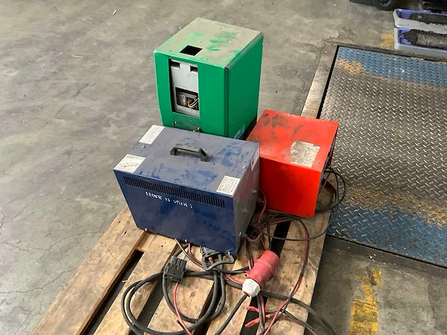 Acculader 24/47 volt (3x) - afbeelding 4 van  5