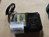 Acculader dewalt. - afbeelding 1 van  2