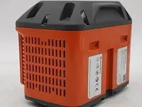 Acculader en 1x accu husqvarna, pace c900x - afbeelding 2 van  16