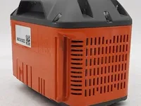Acculader en 1x accu husqvarna, pace c900x - afbeelding 3 van  16