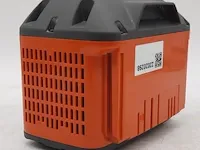 Acculader en 1x accu husqvarna, pace c900x - afbeelding 6 van  16