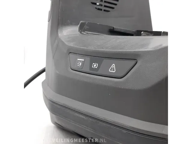 Acculader en 1x accu husqvarna, pace c900x - afbeelding 11 van  16