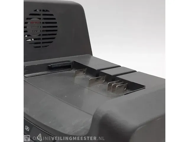 Acculader en 1x accu husqvarna, pace c900x - afbeelding 12 van  16