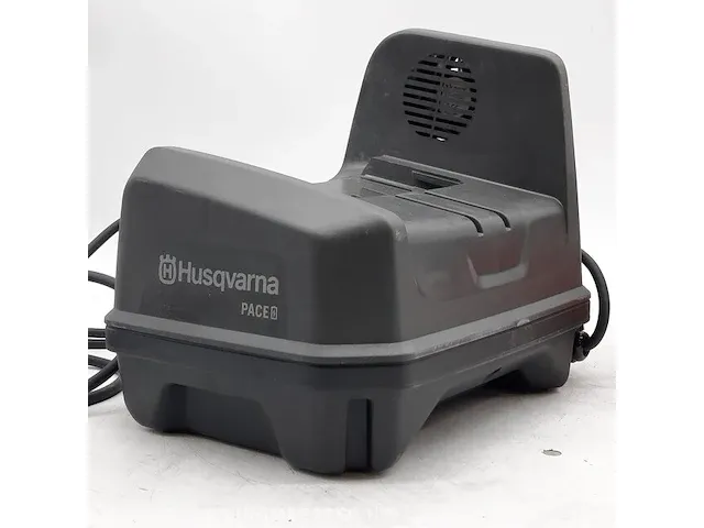Acculader en 1x accu husqvarna, pace c900x - afbeelding 13 van  16