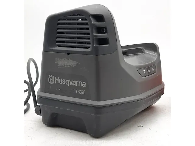 Acculader en 1x accu husqvarna, pace c900x - afbeelding 14 van  16