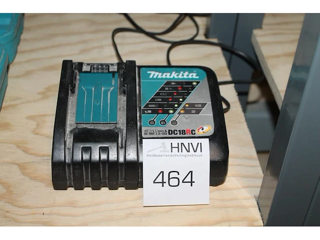 Acculader makita. - afbeelding 1 van  1