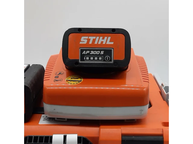 Acculader met 2x accu stihl, ap300s - afbeelding 2 van  9