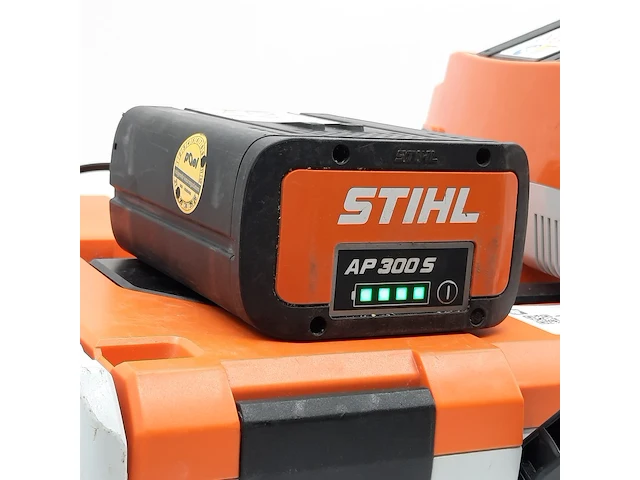 Acculader met 2x accu stihl, ap300s - afbeelding 7 van  9
