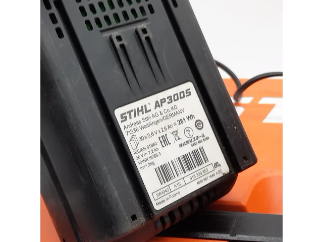 Acculader met 2x accu stihl, ap300s - afbeelding 8 van  9