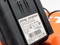 Acculader met 2x accu stihl, ap300s - afbeelding 8 van  9