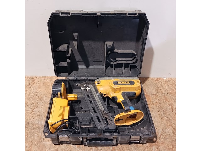 Accutacker en bouwradio , de walt, tacker type dc 68 - afbeelding 2 van  18