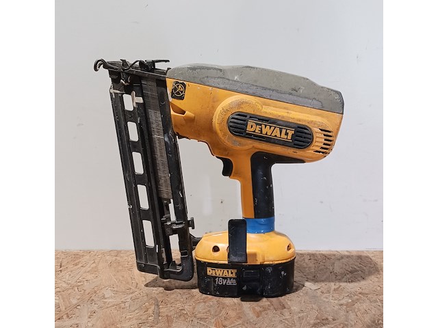 Accutacker en bouwradio , de walt, tacker type dc 68 - afbeelding 11 van  18