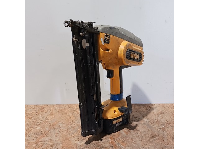 Accutacker en bouwradio , de walt, tacker type dc 68 - afbeelding 12 van  18