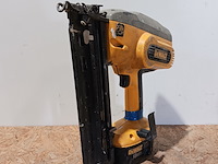 Accutacker en bouwradio , de walt, tacker type dc 68 - afbeelding 12 van  18