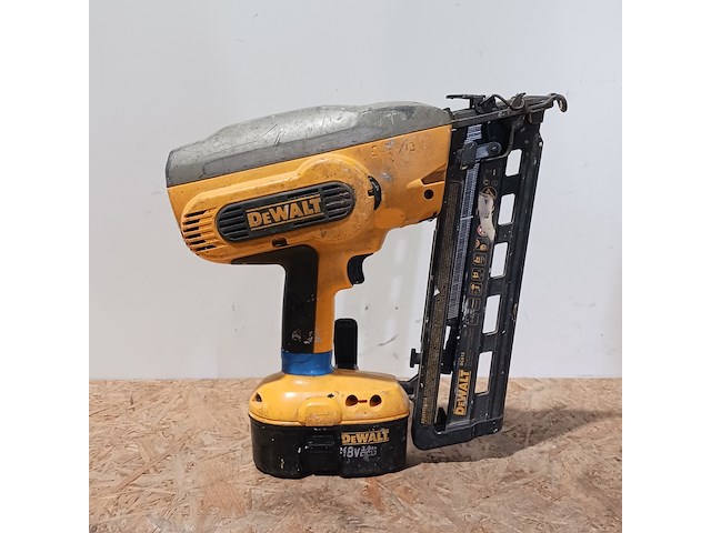 Accutacker en bouwradio , de walt, tacker type dc 68 - afbeelding 13 van  18