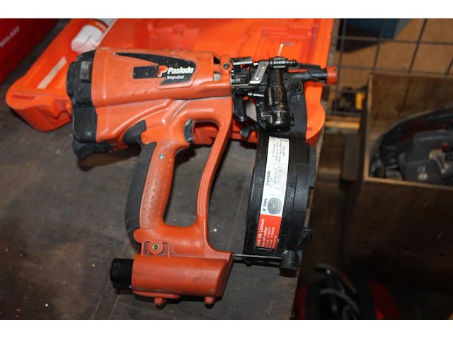 Accutacker paslode impulse in koffer. - afbeelding 2 van  2