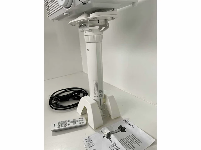 Acer d4k2002 bj 2022 beamer - afbeelding 9 van  11