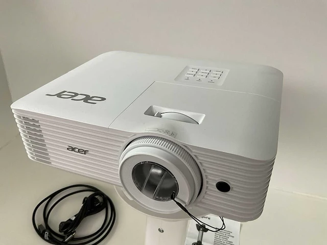 Acer d4k2002 bj 2022 beamer - afbeelding 10 van  11