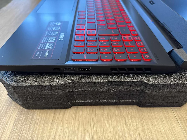 Acer nitro 5 an515-57-5666 gaming laptop - afbeelding 8 van  11