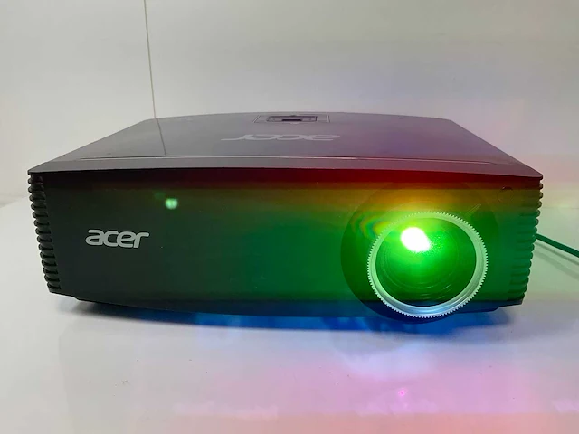 Acer (p7505) 5000 lumens fhd projector (300 hrs - lamp hours) - afbeelding 1 van  7