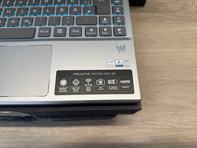 Acer predator triton 300se pt314-52s-770q gaming laptop - afbeelding 4 van  9