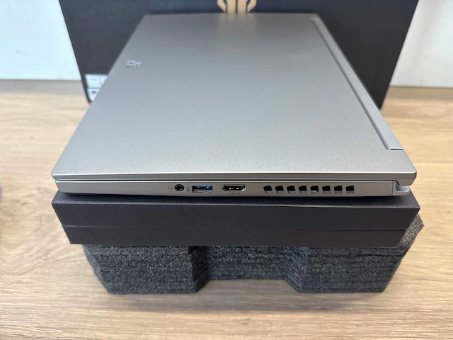 Acer predator triton 300se pt314-52s-770q gaming laptop - afbeelding 6 van  9