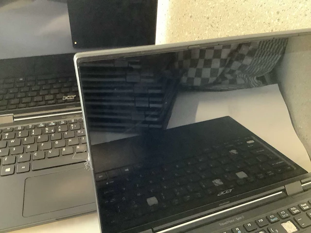 Acer travelmate spin b118 series laptop (8x) - afbeelding 8 van  9