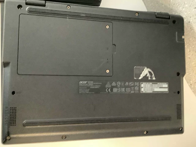 Acer travelmate spin b118 series laptop (8x) - afbeelding 3 van  9