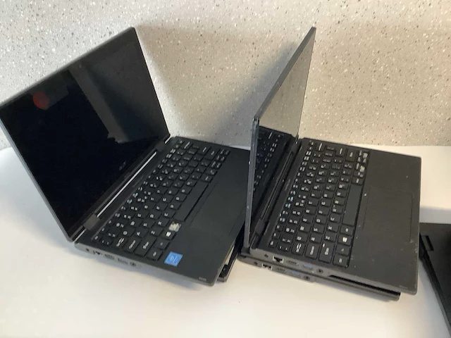 Acer travelmate spin b118 series laptop (8x) - afbeelding 6 van  9
