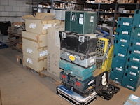 Acht diverse gereedschapskisten leeg. - afbeelding 1 van  2