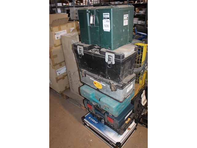 Acht diverse gereedschapskisten leeg. - afbeelding 2 van  2