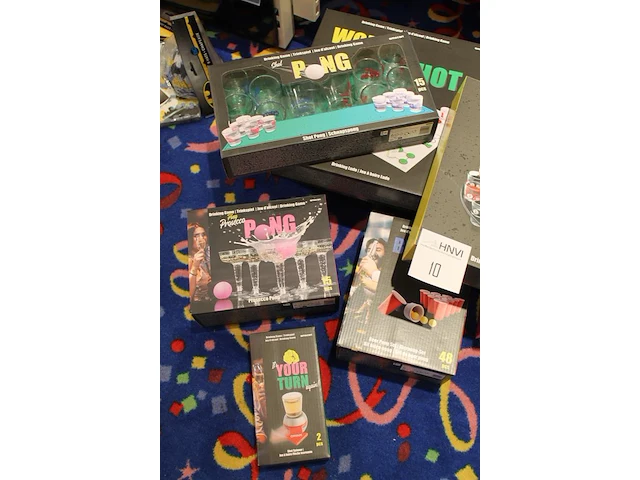 Acht drinkspellen in diverse uitvoeringen w.o. bierpong, proseccoping, drinking ludo, etc. - afbeelding 2 van  3