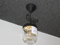 Acht hanglampen met glazen kap met doorsnede 15 cm. - afbeelding 2 van  2