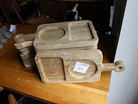 Acht houten dienbladen 33 x 22 cm. - afbeelding 1 van  2