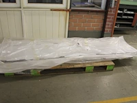 Acht platen kobaltblauwe dibont 260 x 268 cm op pallet. let op! mogelijk met opdruk. - afbeelding 1 van  2