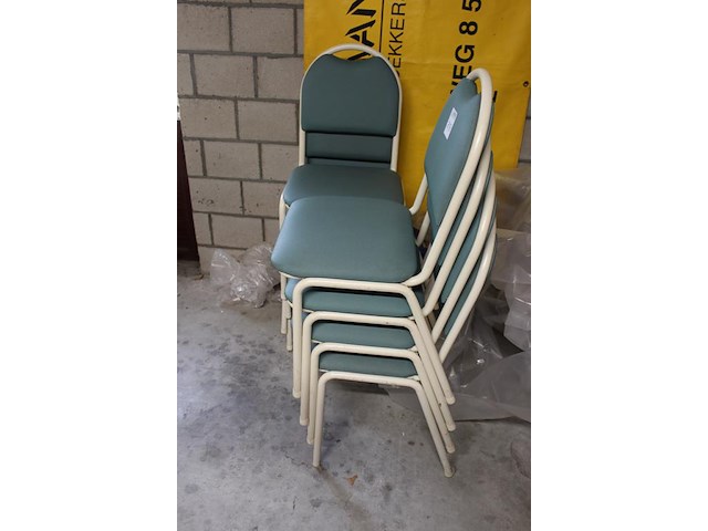 Acht stapelbare vergaderstoelen. - afbeelding 2 van  2